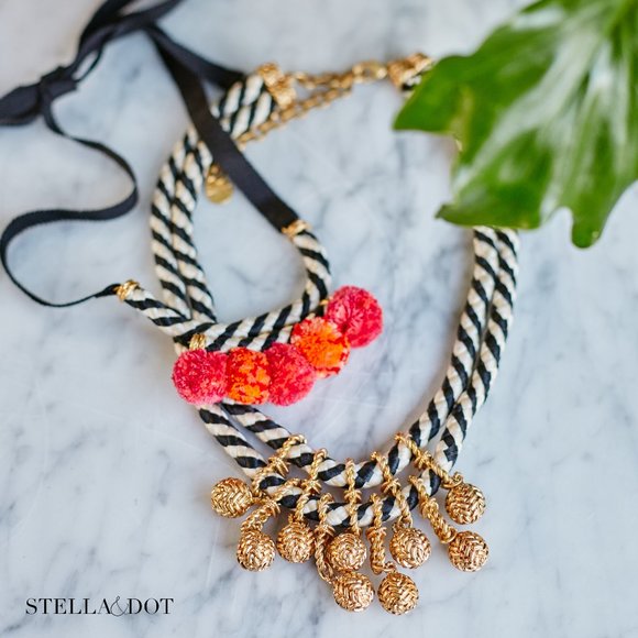 Stella & Dot Kalani Statement Necklace - Picture 9 of 11